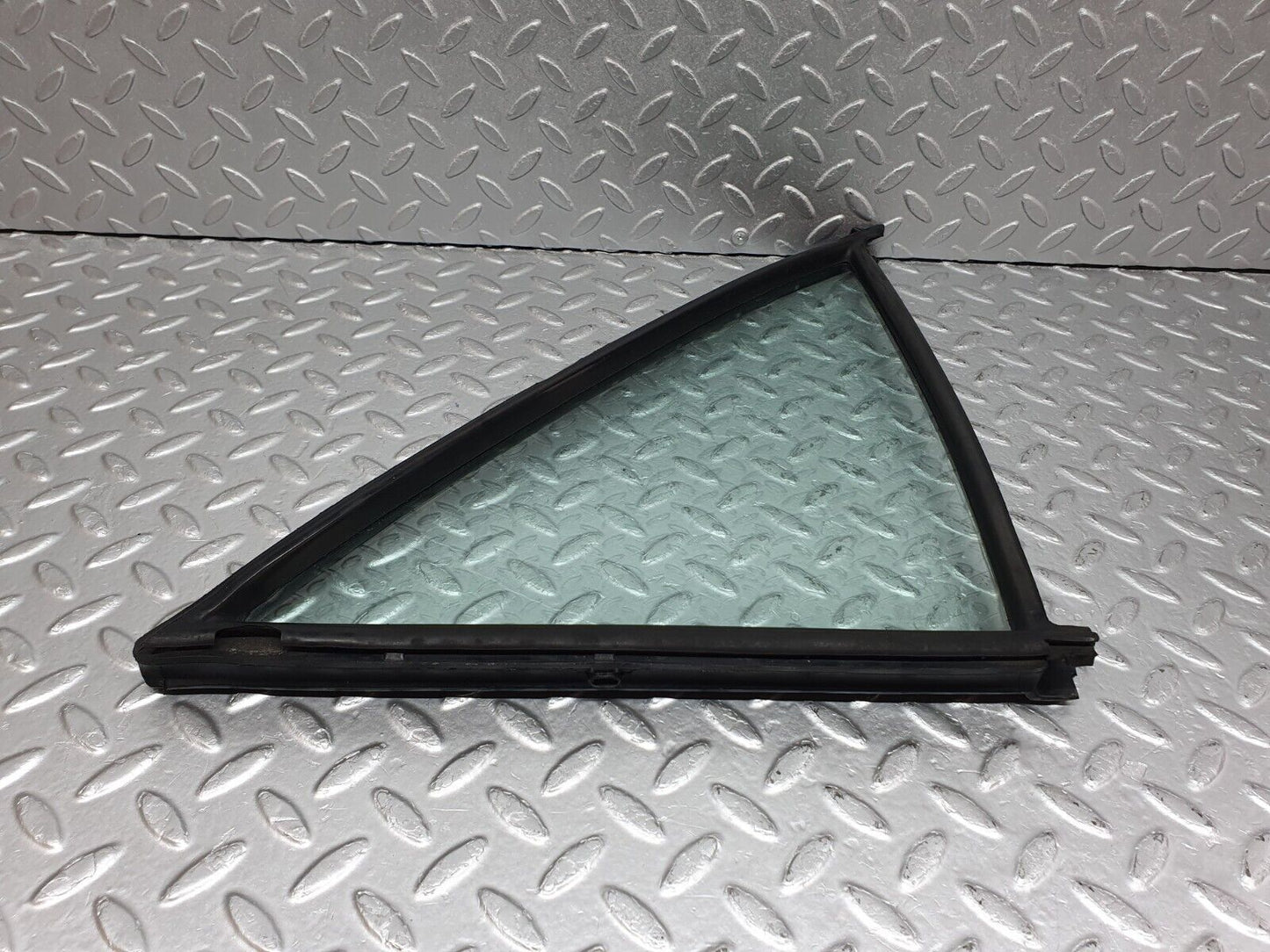 41129 Mercedes-Benz W126 300SE Rear Right Quarter Window Glass 1267350224