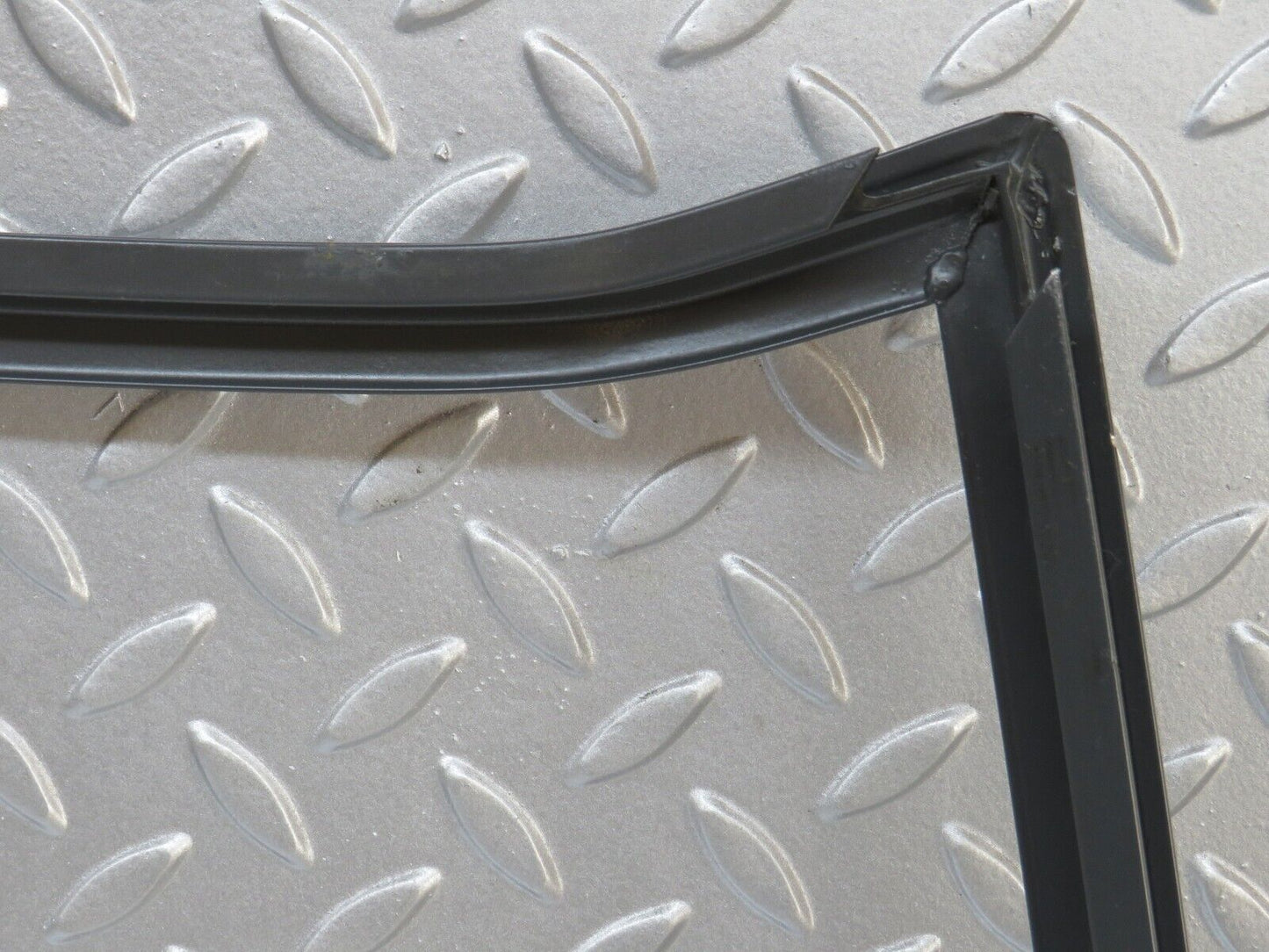 33813 Mercedes-Benz W201 190E Rear Windscreen Frame