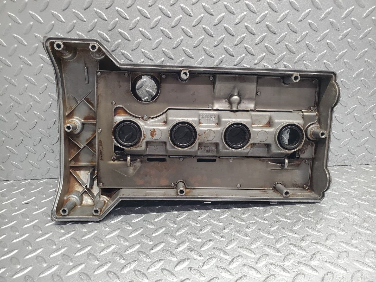 W124 Wagon cylinder head valve cover used OEM