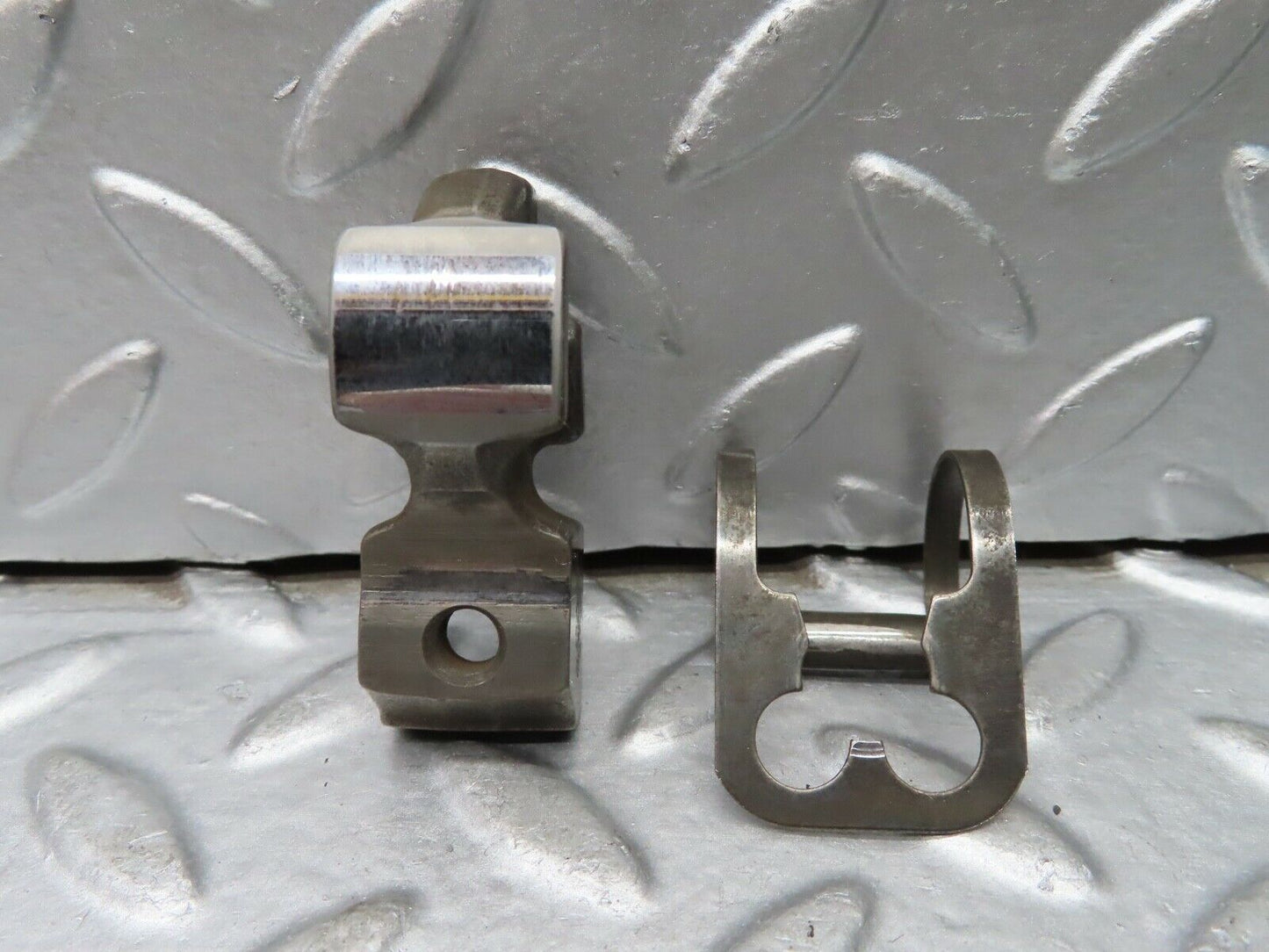 20726 Mercedes-Benz R107 450SL Valve Rocker Arm With Retaining Spring