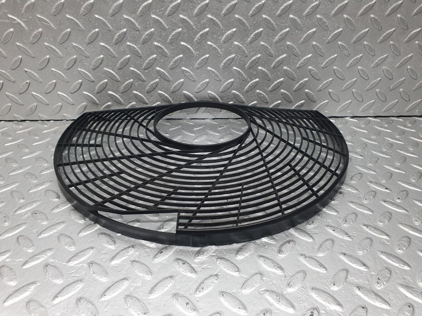 43493 Mercedes-Benz C126 380SEC Coupe Radiator Fan Shroud Fan Cover 1165030001