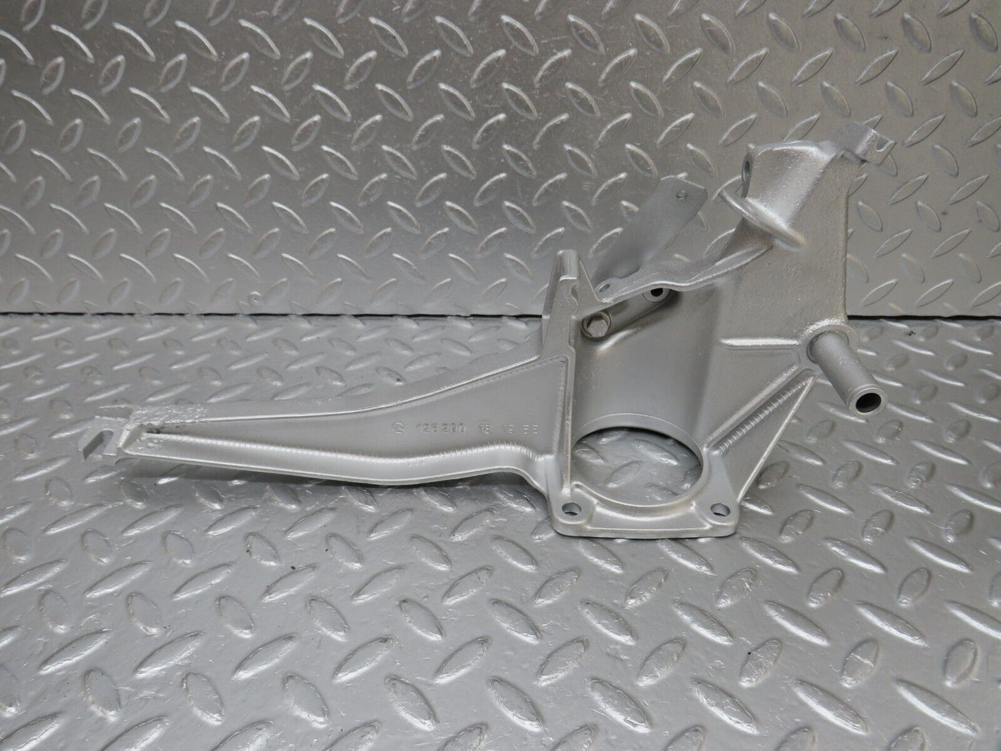 34605 Mercedes-Benz C126 380SEC Coupe Brake Pedal Bracket 1262901819