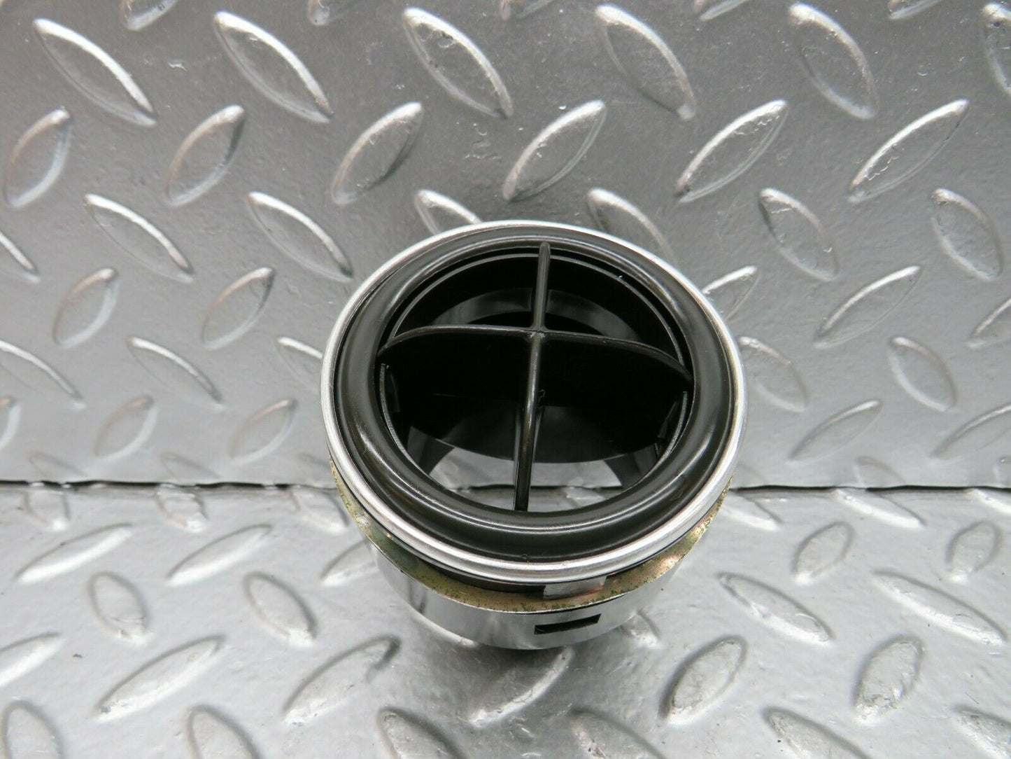 22714 Mercedes-Benz C107 450SLC Coupe Dashboard Air Vent