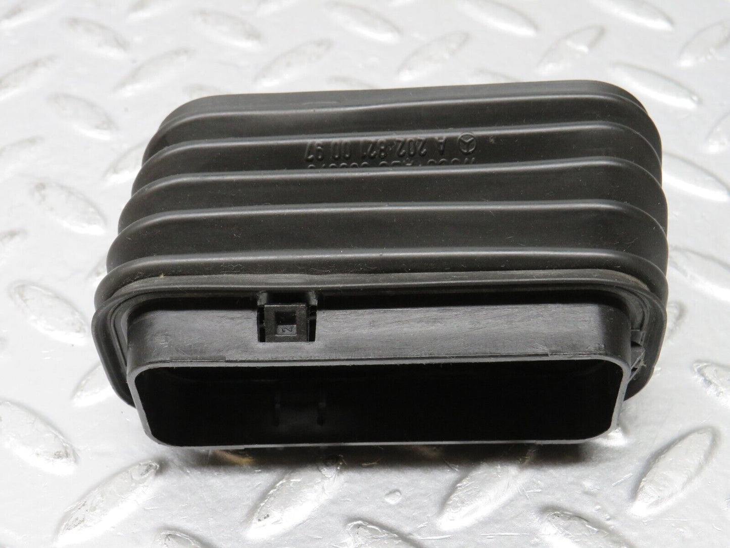 33456 Mercedes-Benz W202 C180 Front Door Wire Protector Rubber 2028210097