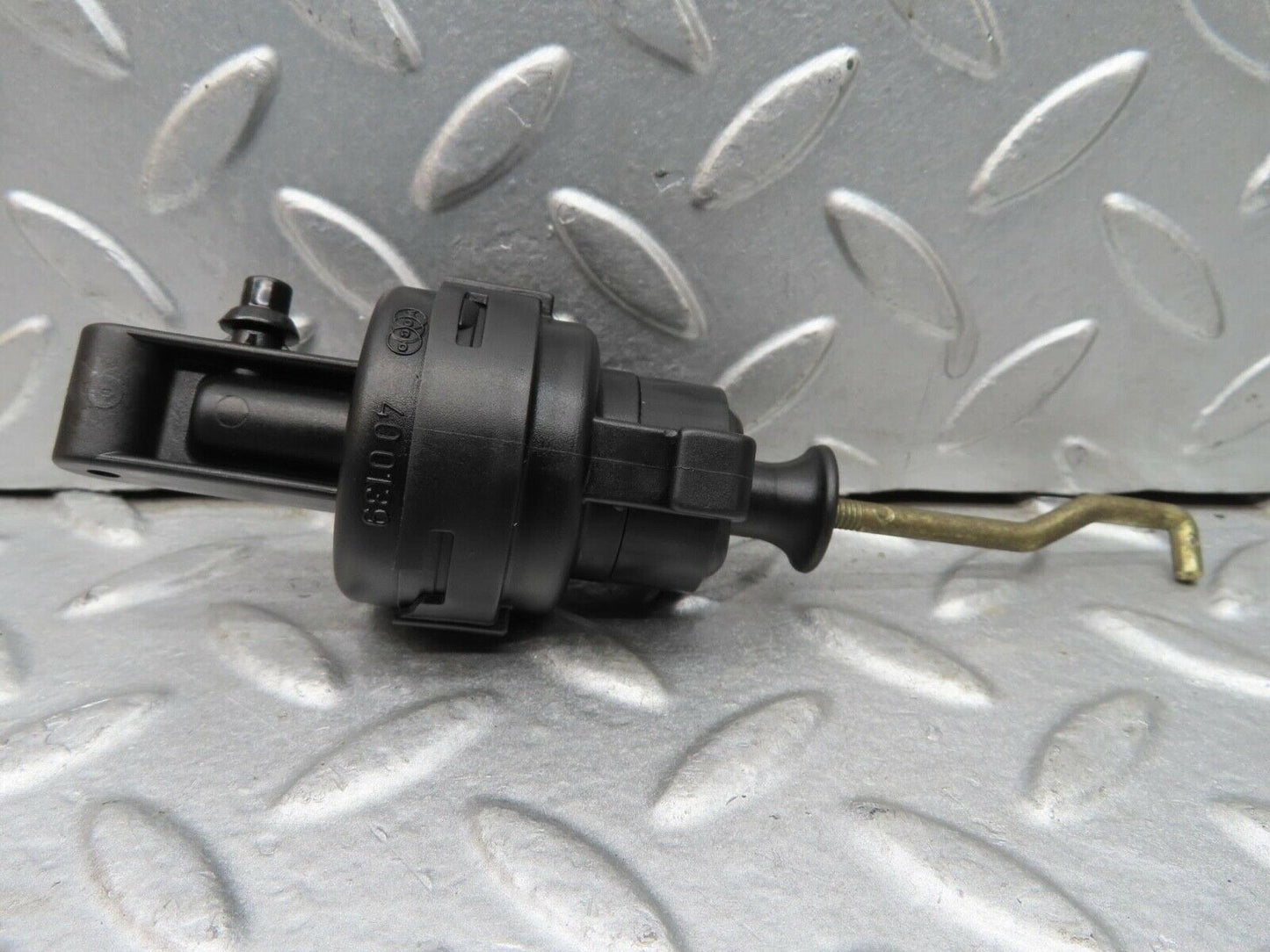 15184 Mercedes-Benz W140 S320 Left Door Lock Vacuum Actuator 400139