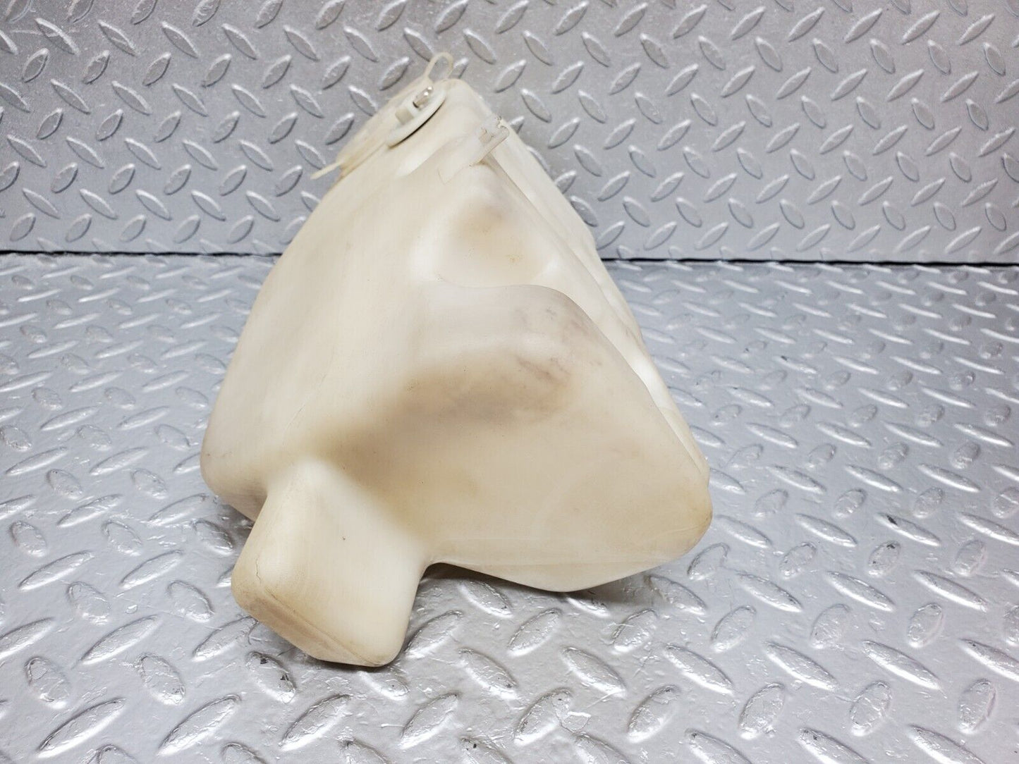 45871 Mercedes-Benz W126 420SE Windscreen Washer Fluid Reservoir 1268690620 1248690072