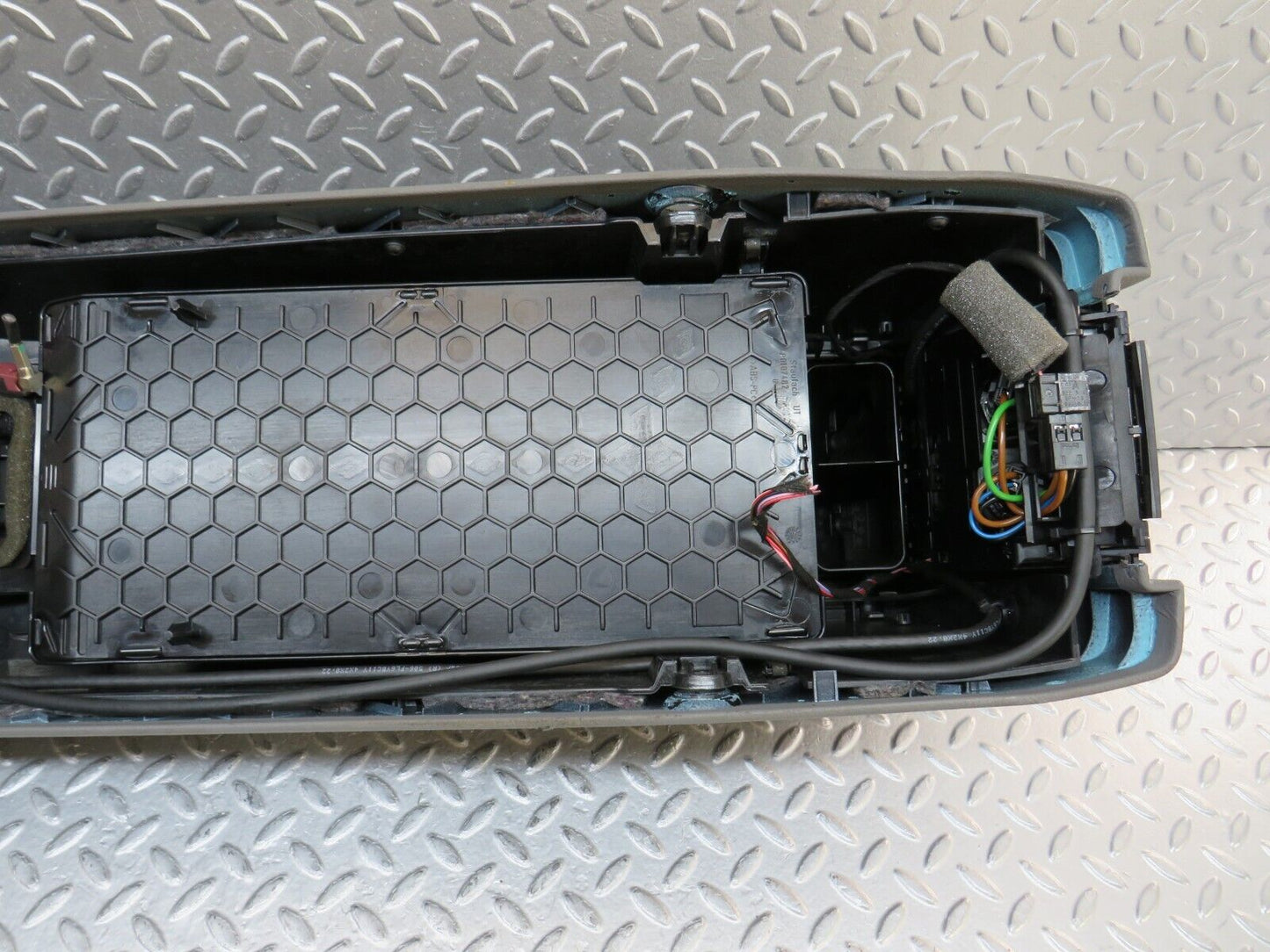 35124 Mercedes-Benz W221 Centre Console