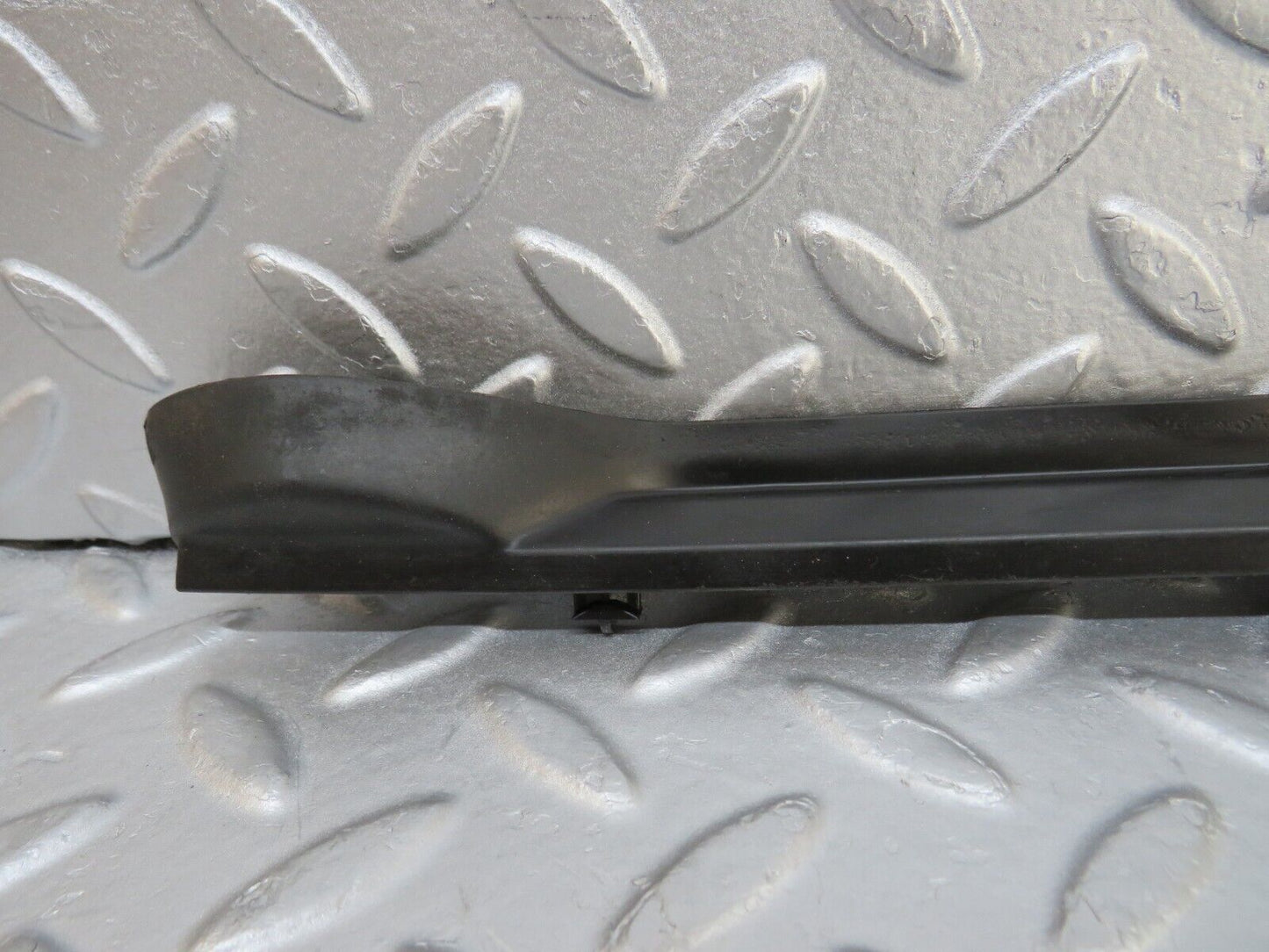 35259 Mercedes-Benz W221 Rear Left Door Lower Seal Trim 2216900362