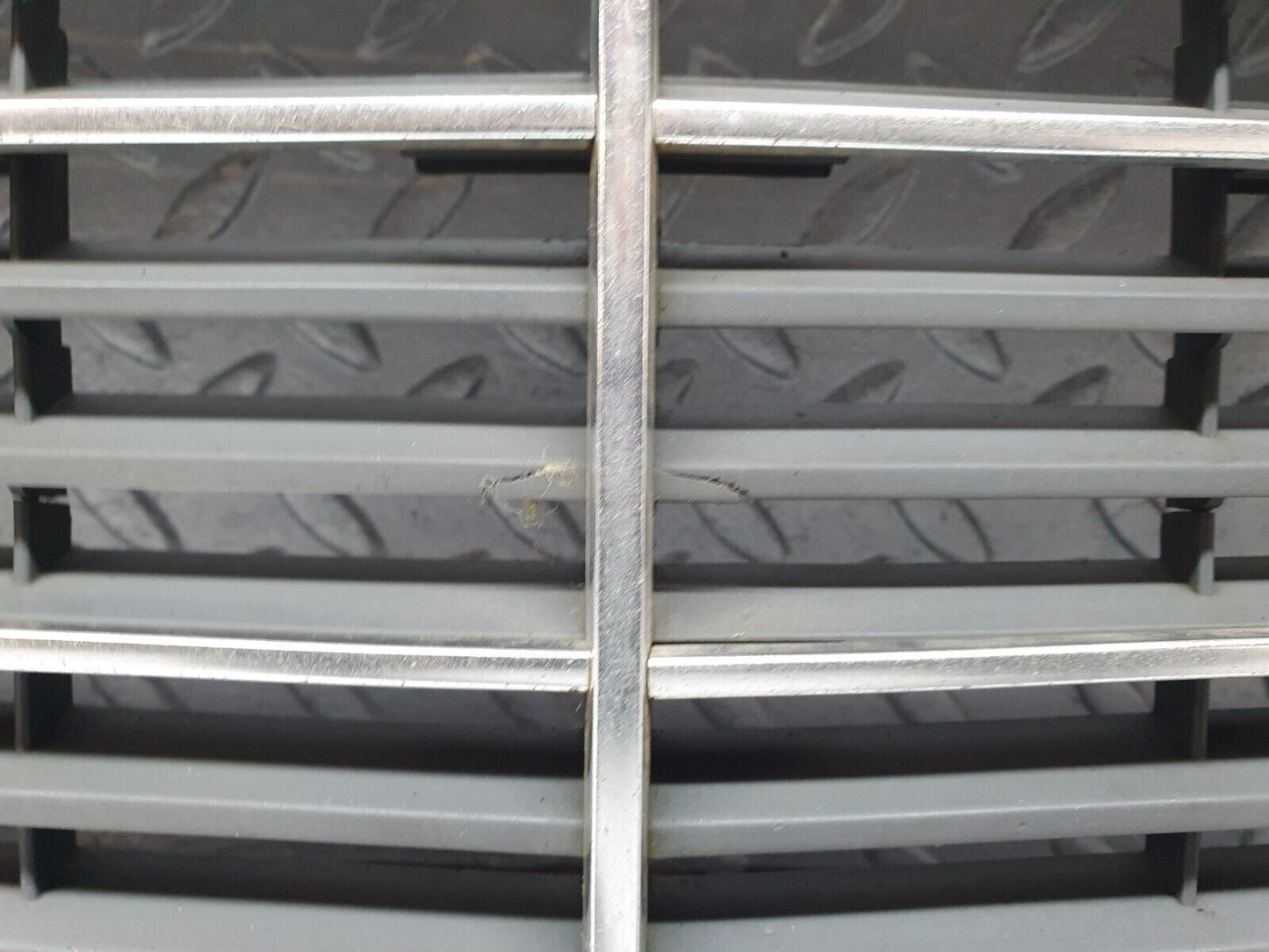 41801 Mercedes-Benz W202 C200 Bonnet Grill Chrome 2028880323