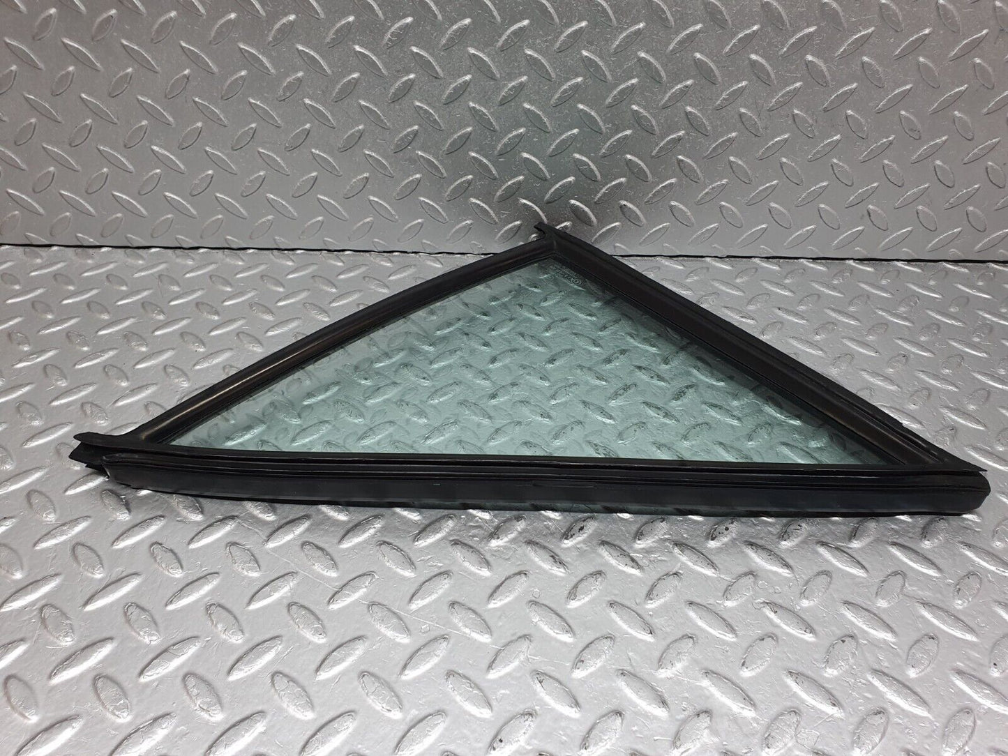 41129 Mercedes-Benz W126 300SE Rear Right Quarter Window Glass 1267350224