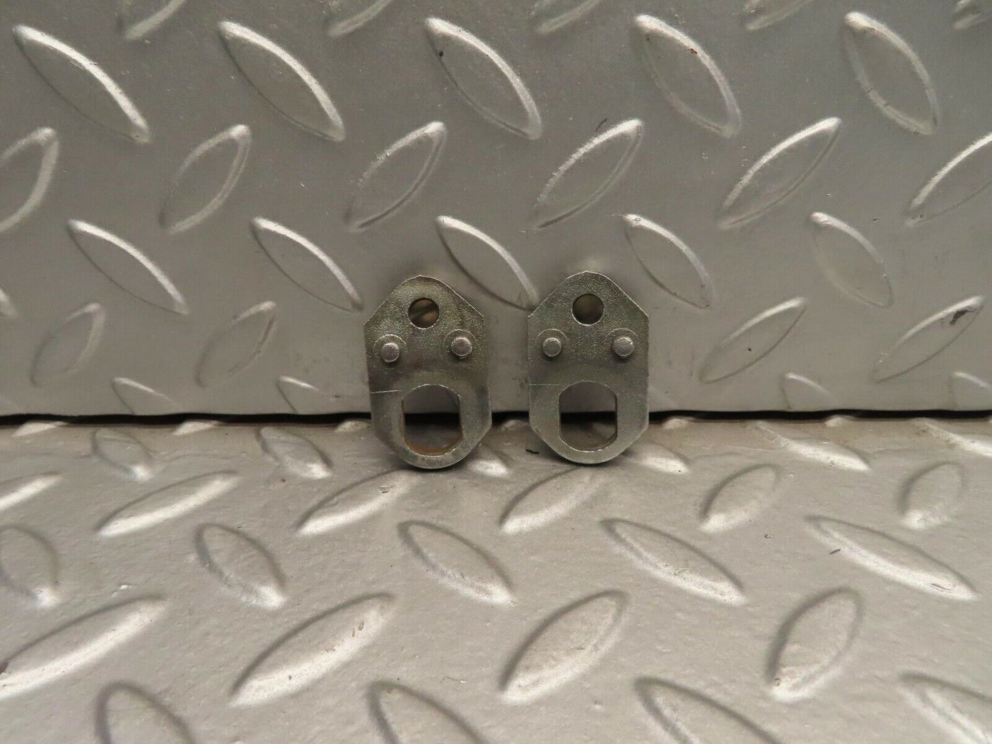 11740 Mercedes-Benz R107 450SL Fuel Injector Bracket