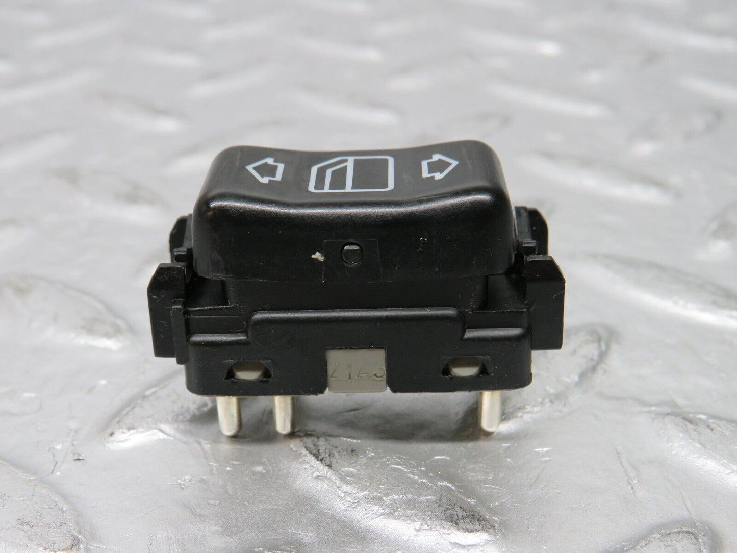 31381 Mercedes-Benz S124 220TE Electric Window Switch Right Side 1248209010