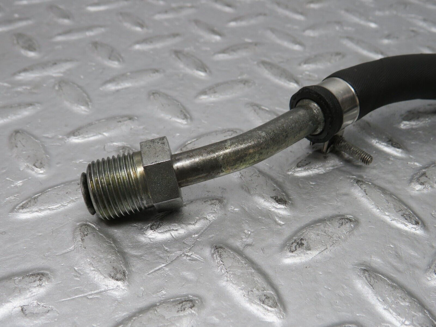 38185 Mercedes-Benz A124 320E Cabriolet Oil Cooler Hose Pipe