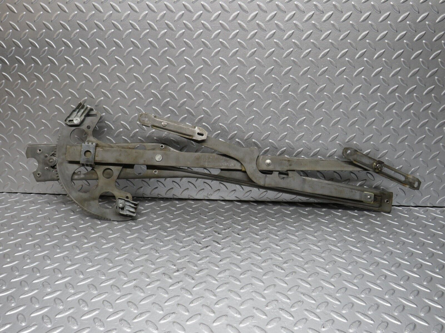 40118 Mercedes-Benz R107 350SL Coupe Front Right Manual Window Regulator 1077250602