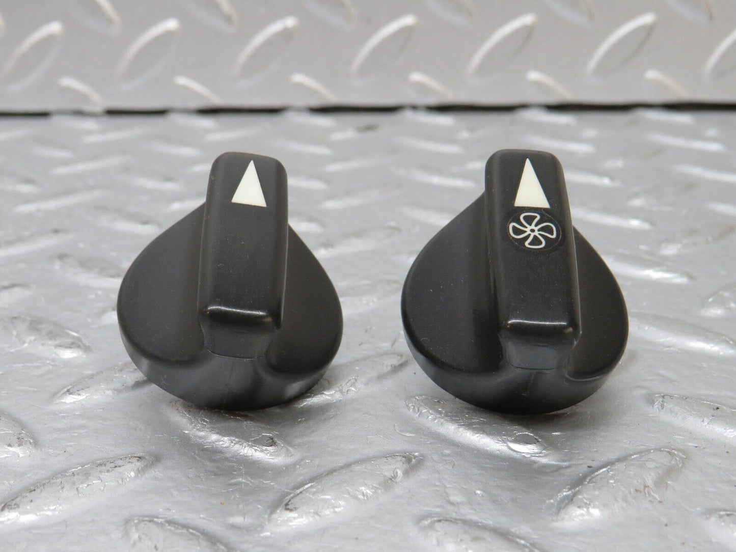 32721 Mercedes-Benz S124 300TE Wagon Heater Control Knob