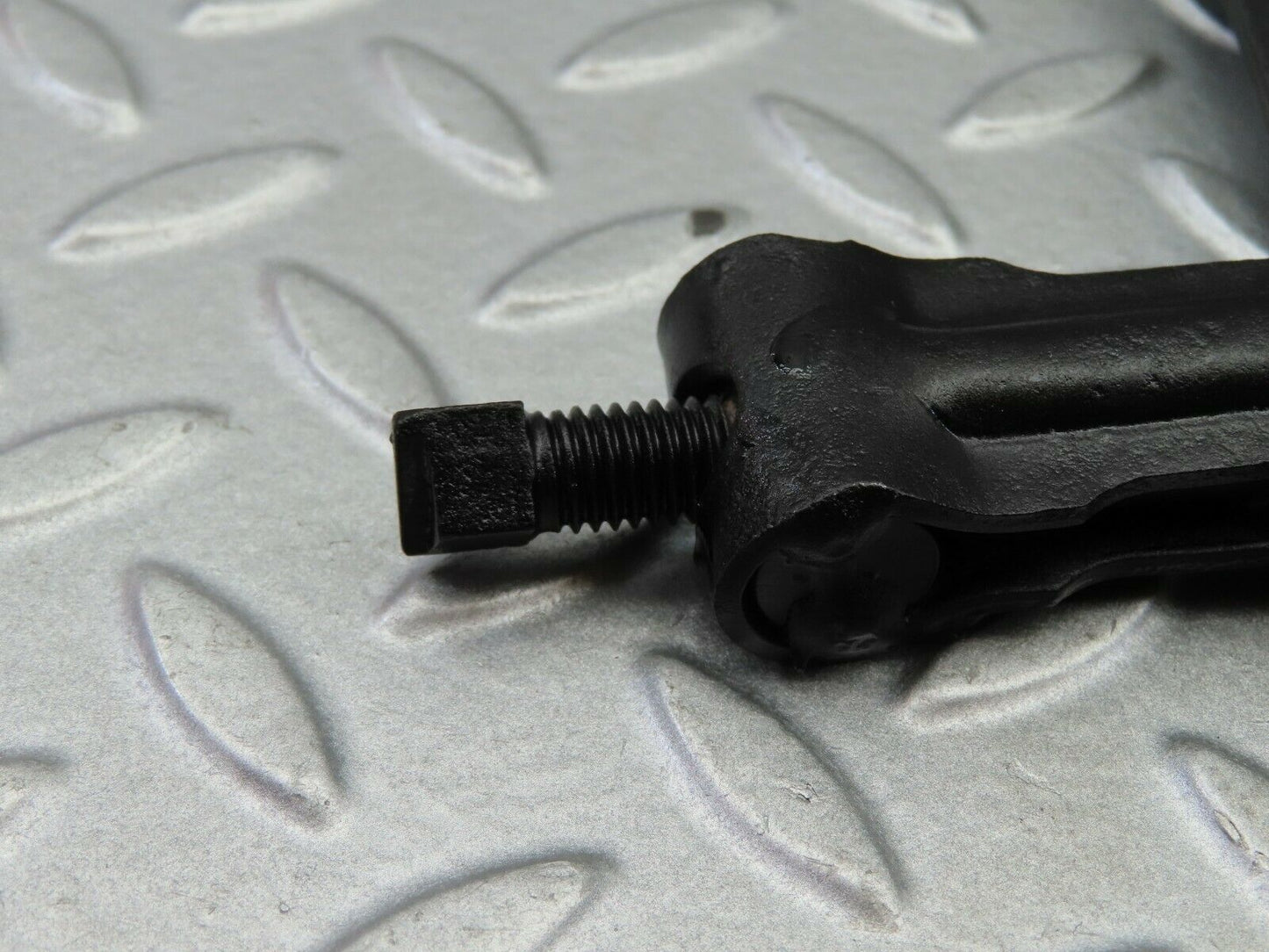 5967 Mercedes-Benz W123 200 Handbrake Adjusting Handbrake Regulator