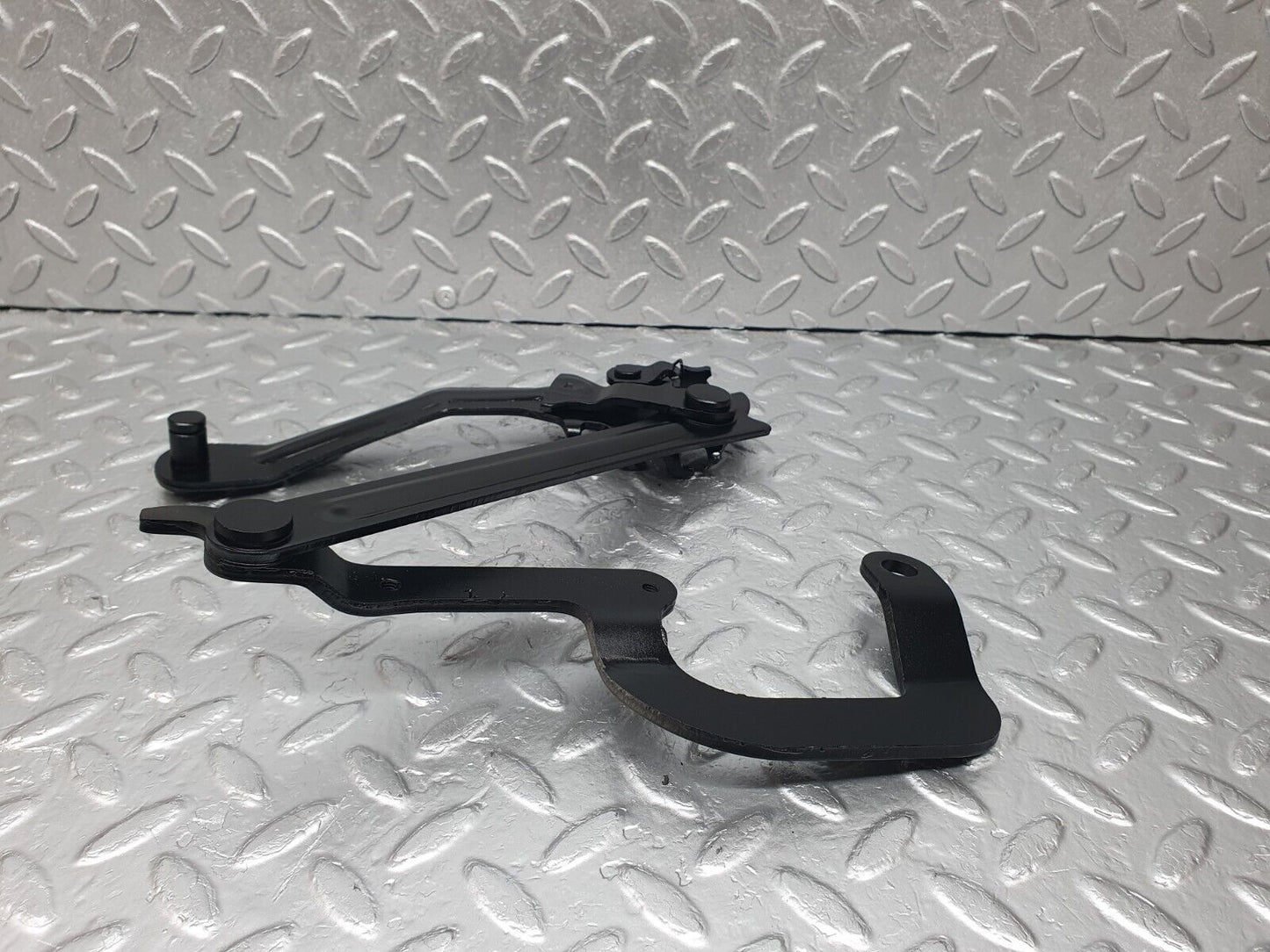 43945 Mercedes-Benz C123 230CE Coupe Bonnet Hinge Right Side