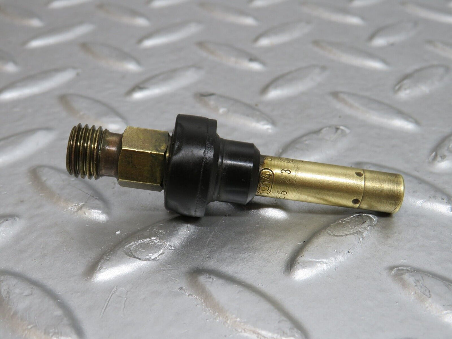 29577 Mercedes-Benz W124 230E Fuel Injector  0437502047 0000785623