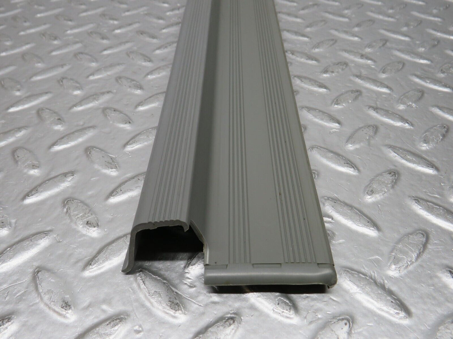 32319 Mercedes-Benz S124 300TE Wagon Rear Left Door Sill Trim