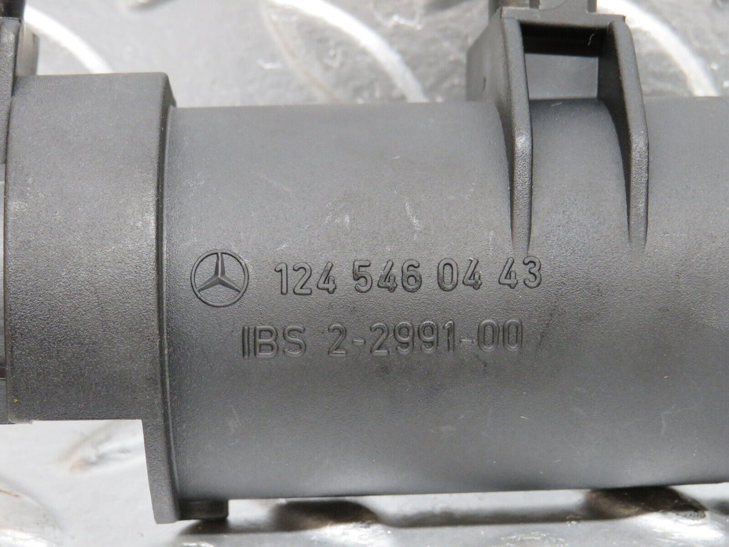 29363 Mercedes-Benz W124 230E Steering Column Cable Bracket 1245460443
