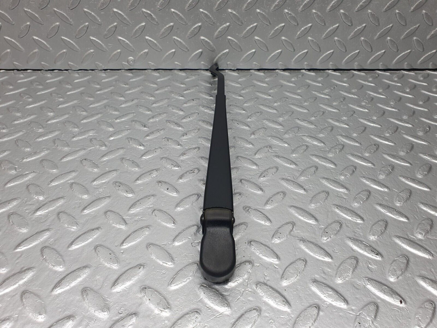 40731 Mercedes-Benz W123 300D Wiper Arm Bosch Left Side 3399990553