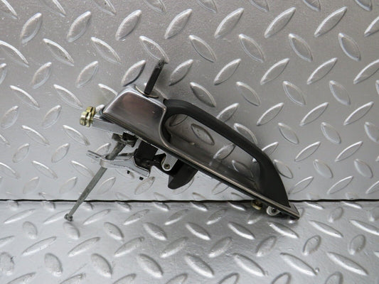 29847 Mercedes-Benz W123 230E Front Left Exterior Door Handle With Key