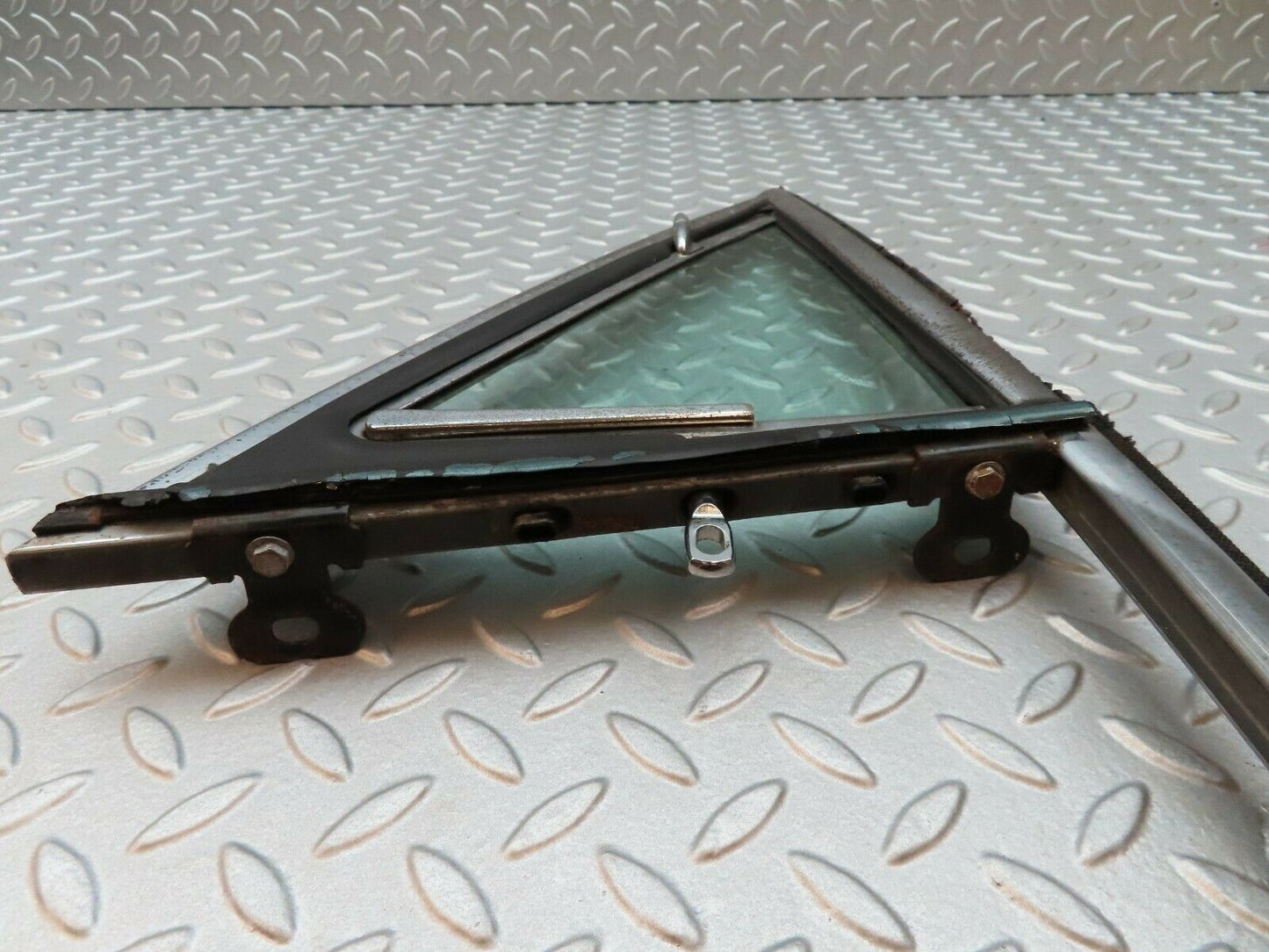 4600 Mercedes-Benz W114 280CE Coupe Front Left Quarter Window Glass