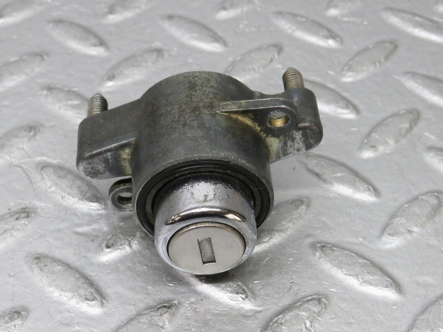36074 Mercedes-Benz W126 420SE Trunk Lock No Key