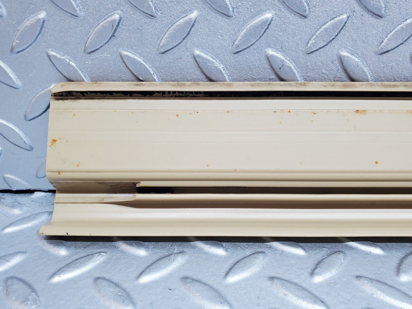45483 Mercedes-Benz C123 230CE Coupe Left Door Sill Trim Beige