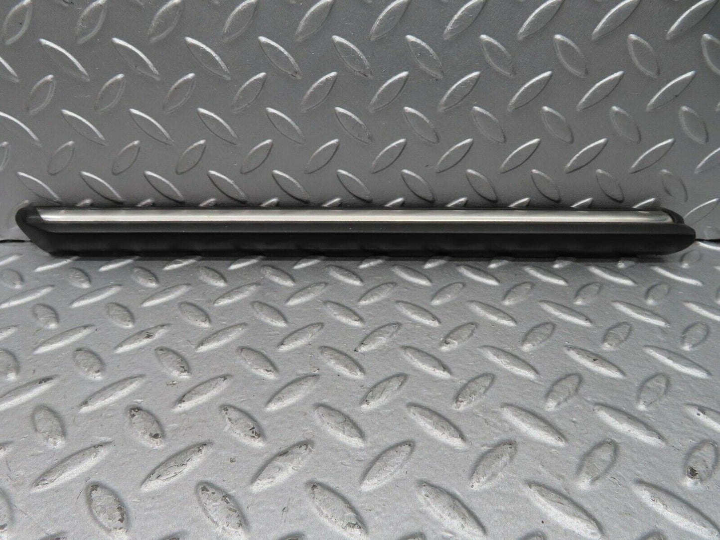 14493 Mercedes-Benz W116 350SE Front Left Fender Wing Centre Moulding Trim