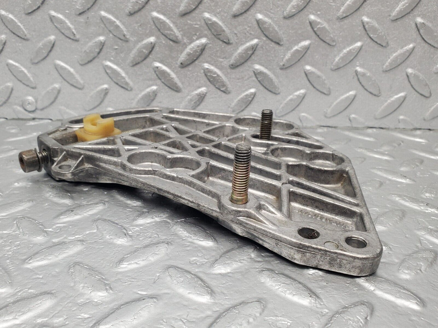 46049 Mercedes-Benz W126 420SE Power Steering Pump Bracket 1174661241