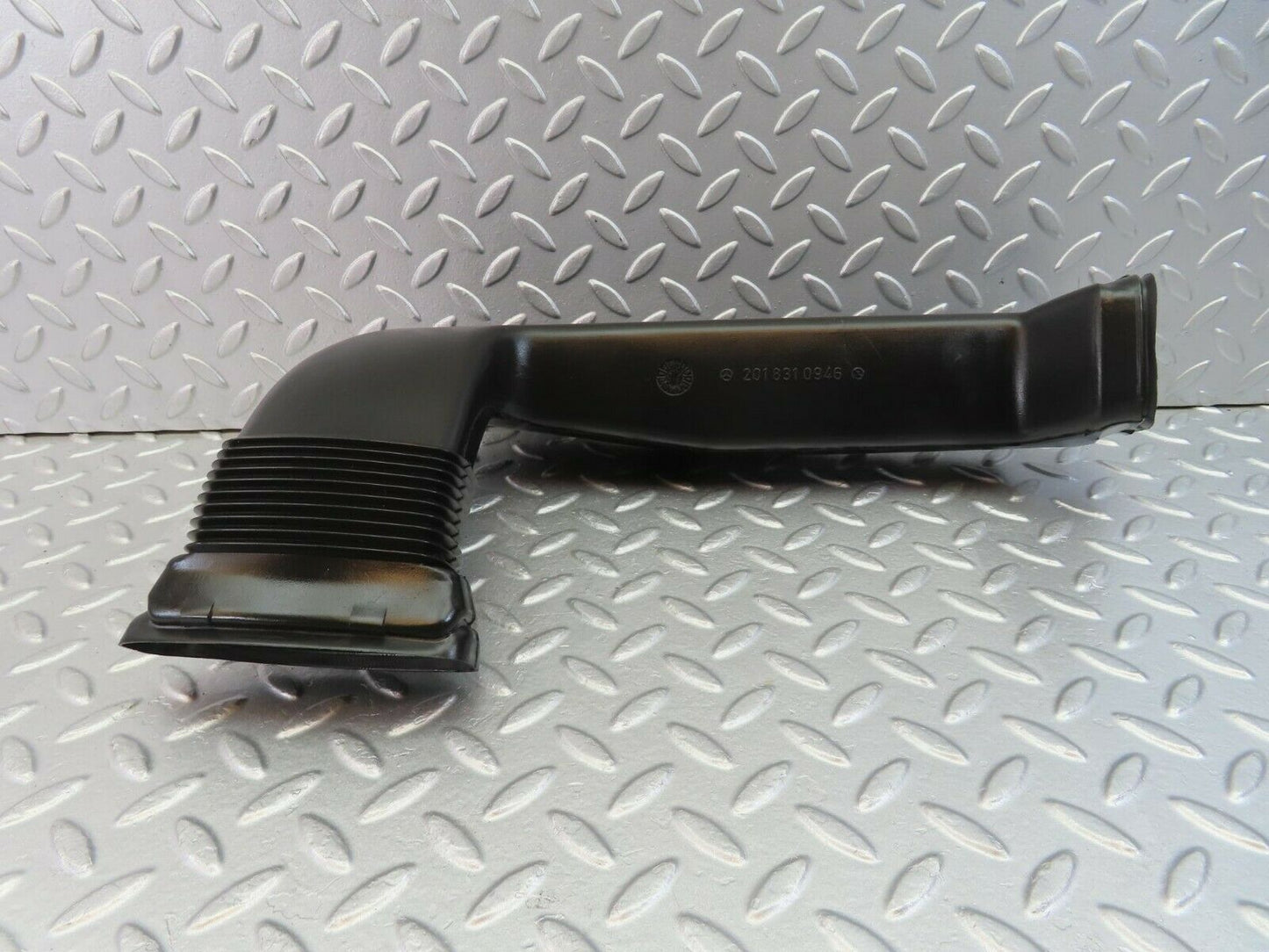 10452 Mercedes-Benz W201 190E Air Duct Pipe Hose Left 2018310946