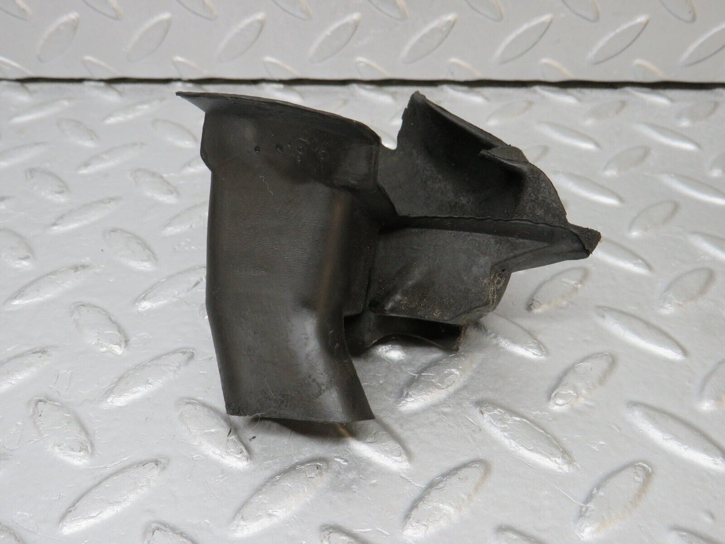 39013 Mercedes-Benz W201 190E 2.6L Water Drain Rubber Left Side 2016280169