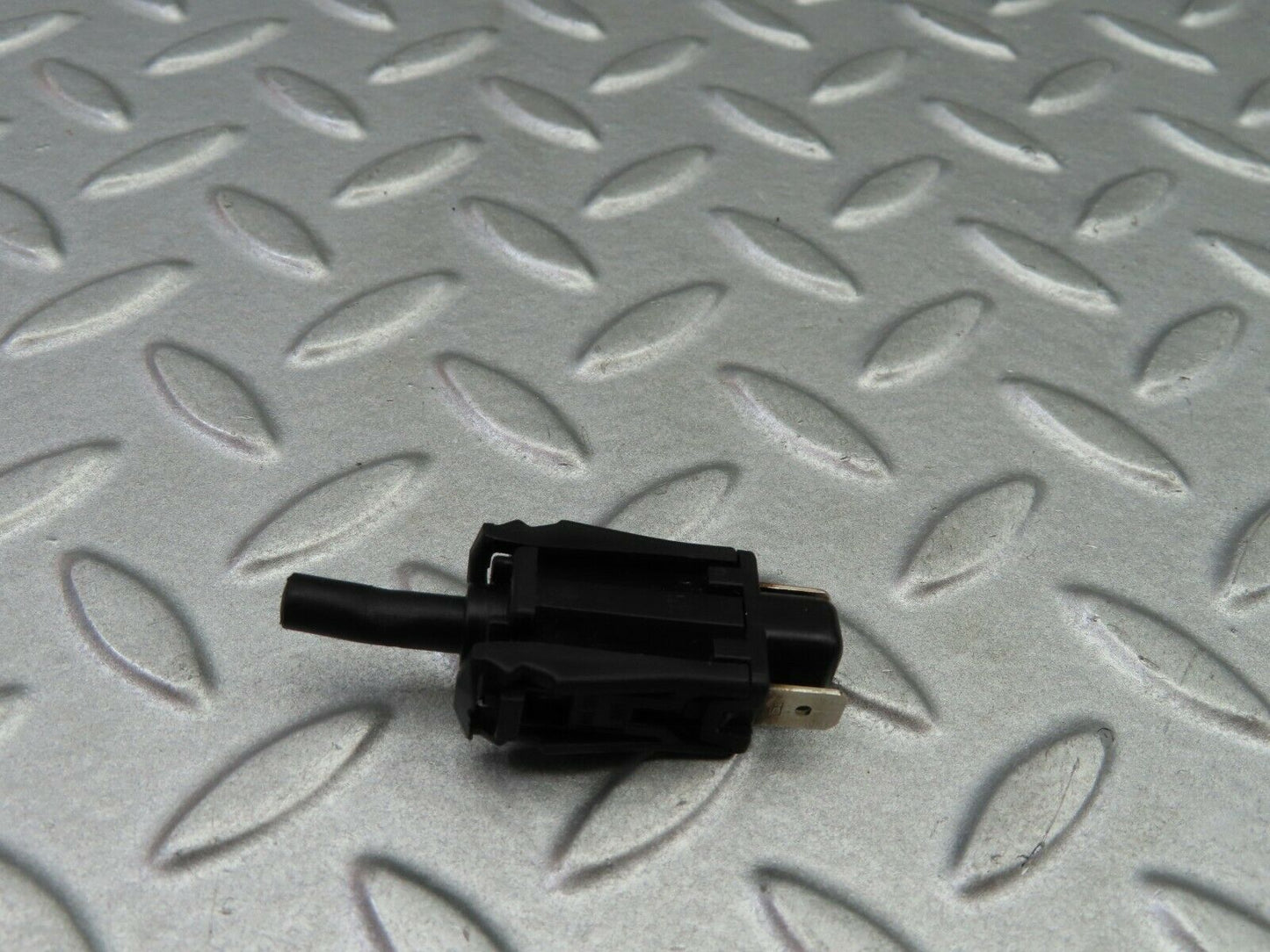 6098 Mercedes-Benz W126 380SE Door Contact Switch 0015458714