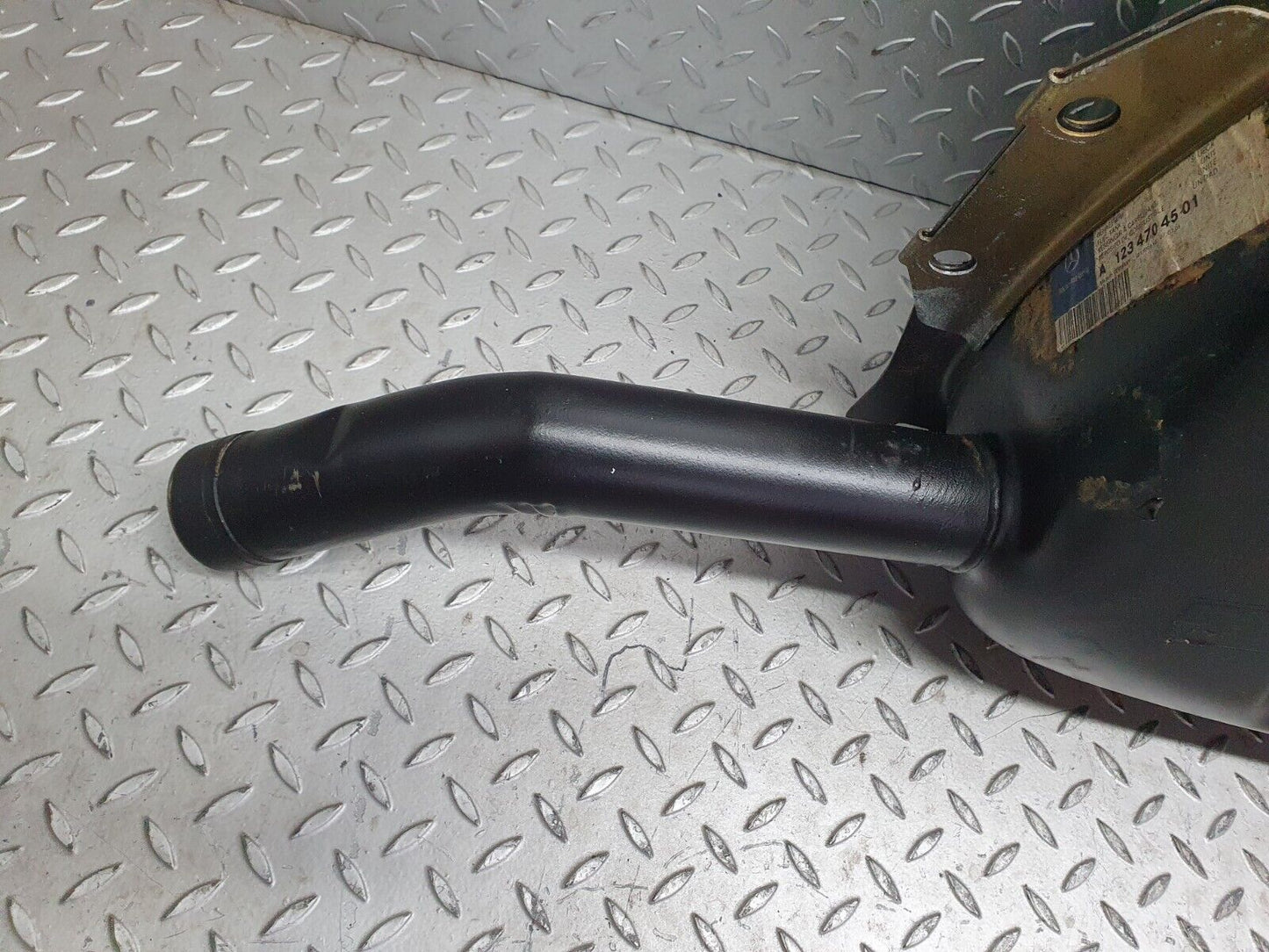 40843 Mercedes-Benz W123 300D Fuel Tank