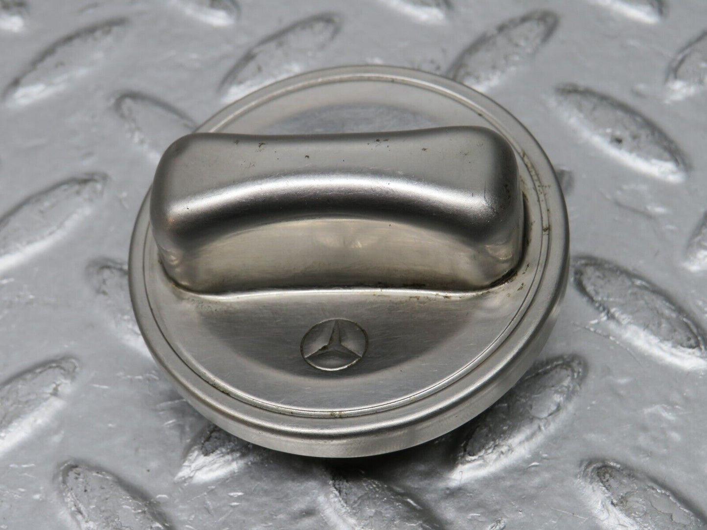 29525 Mercedes-Benz W123 230E Fuel Tank Cap 1244700005