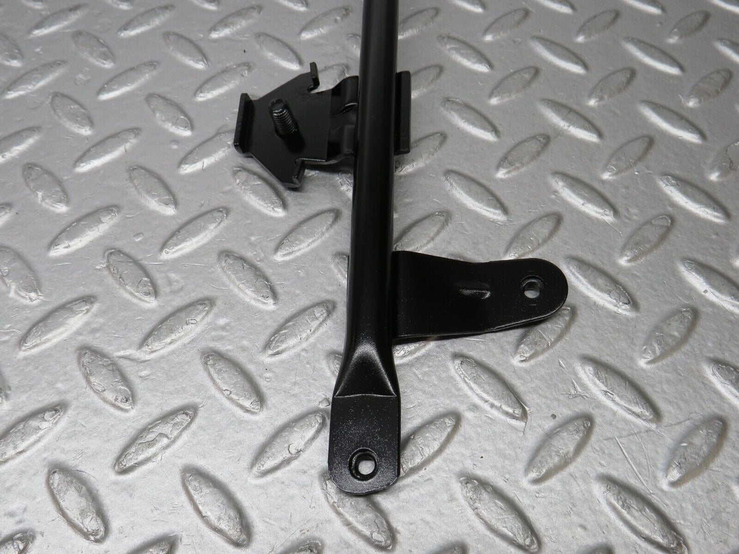 36140 Mercedes-Benz W126 420SE Horn Bracket Horn Holder