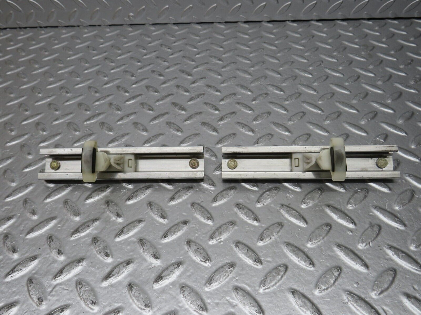 31805 Mercedes-Benz W201 190LE 1.8L Power Window Regulator Window Holder Accessories