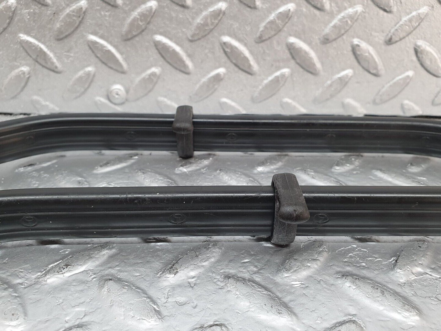 44134 Mercedes-Benz C123 230CE Coupe Interior Roof Grab Handle Set Beige