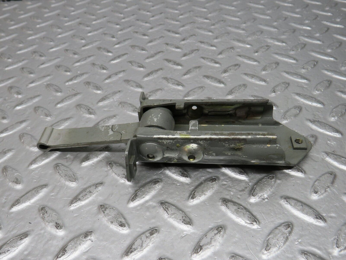 31801 Mercedes-Benz W201 190LE 1.8L Door Safety Check Strap