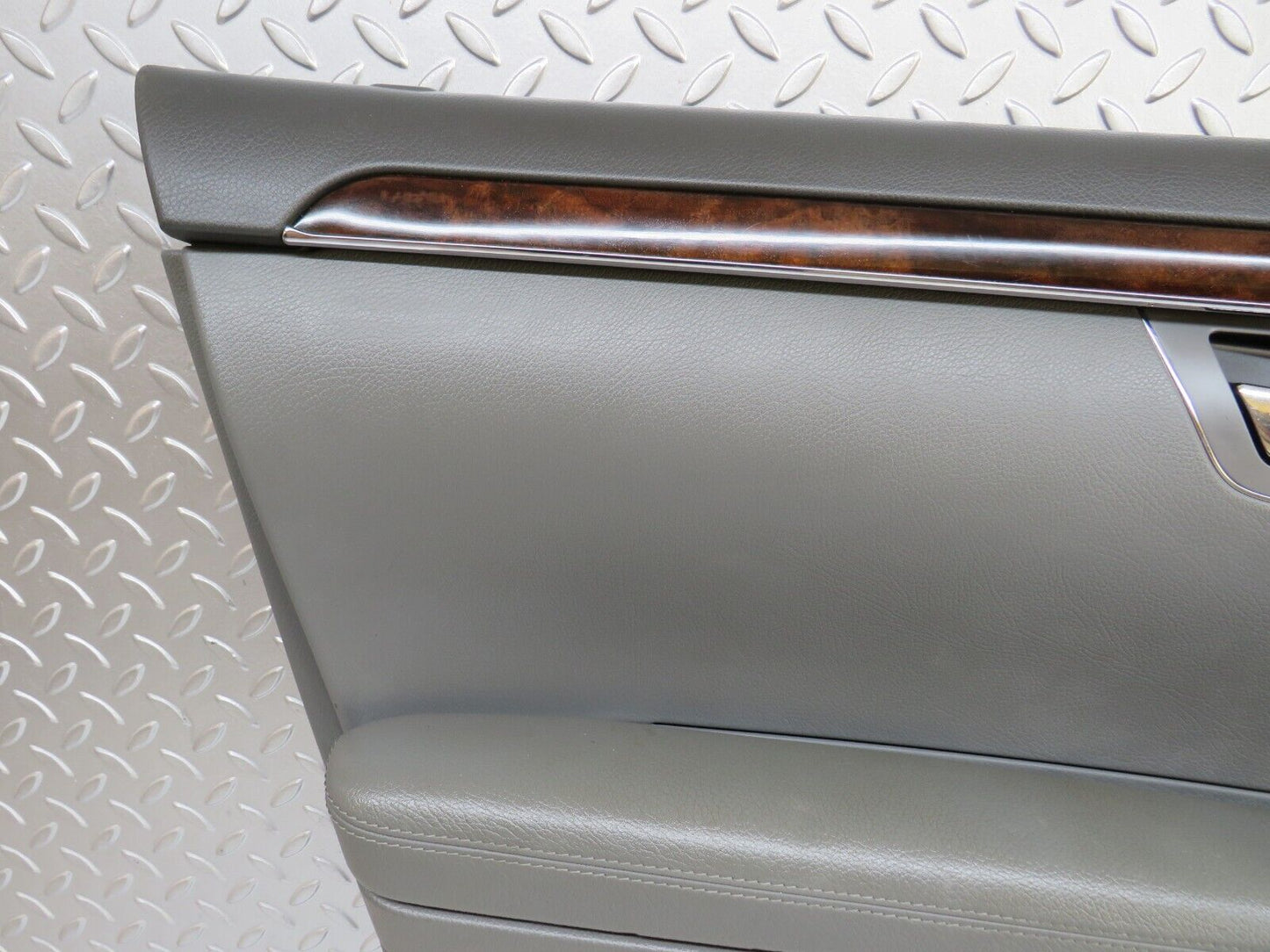 35100 Mercedes-Benz W221 Front Left Door Card