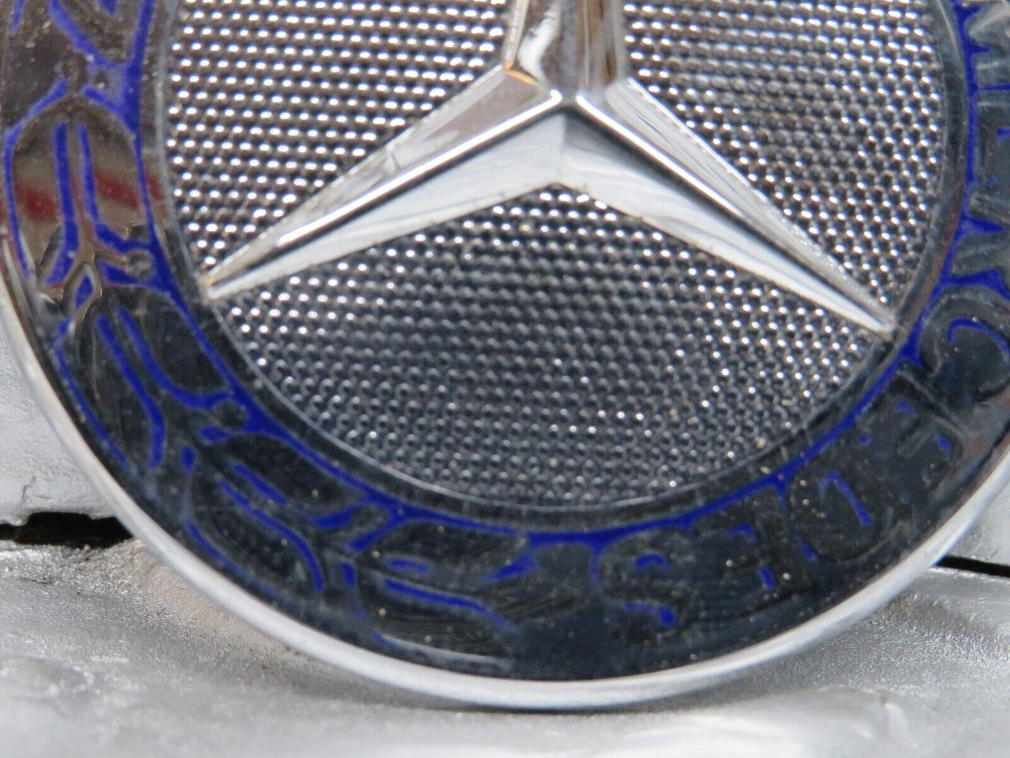 39779 Mercedes-Benz R129 320SL Coupe Bonnet Badge Emblem 1298880116