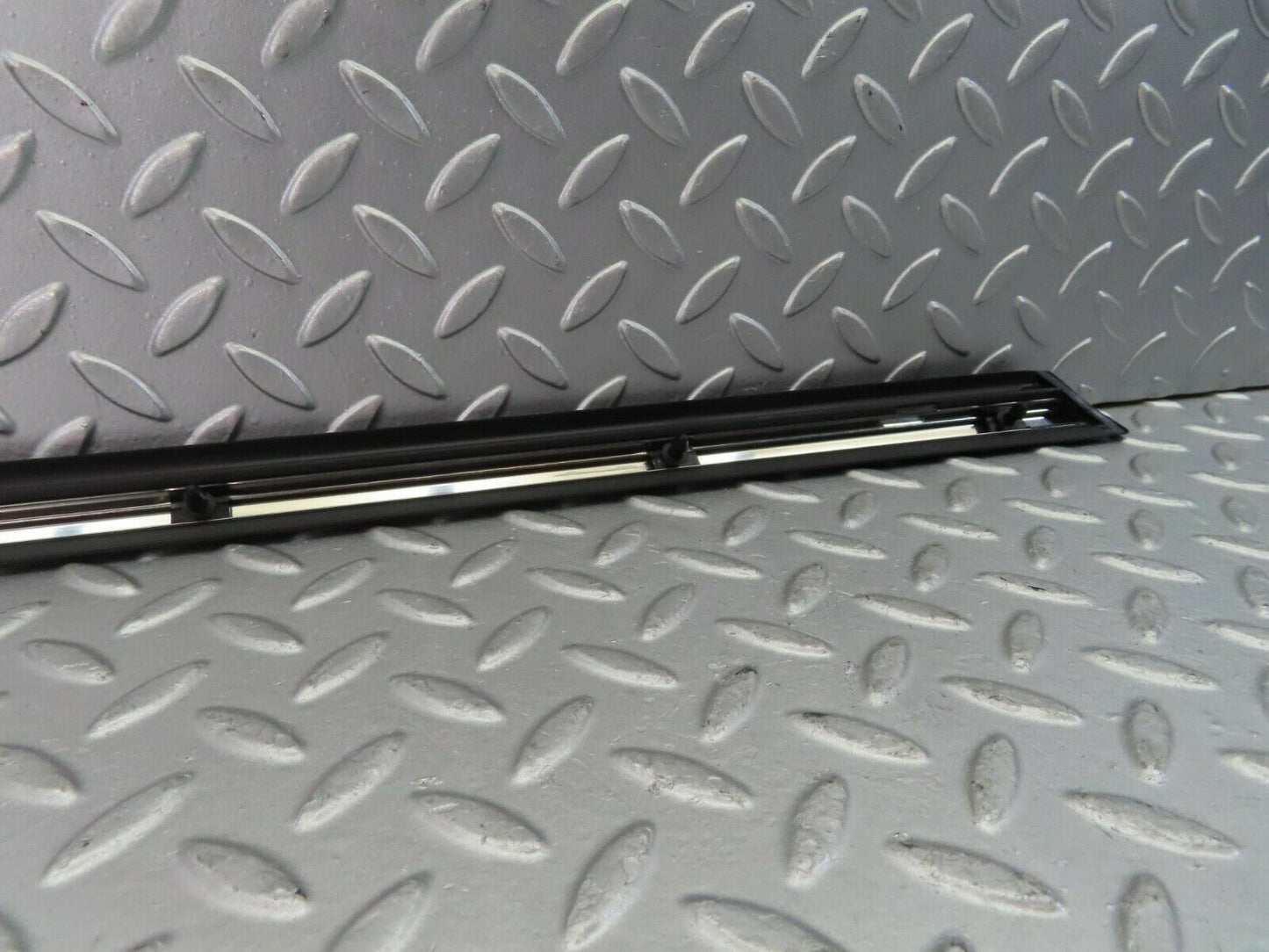 10294 Mercedes-Benz W116 Rear Left Door Centre Moulding Trim