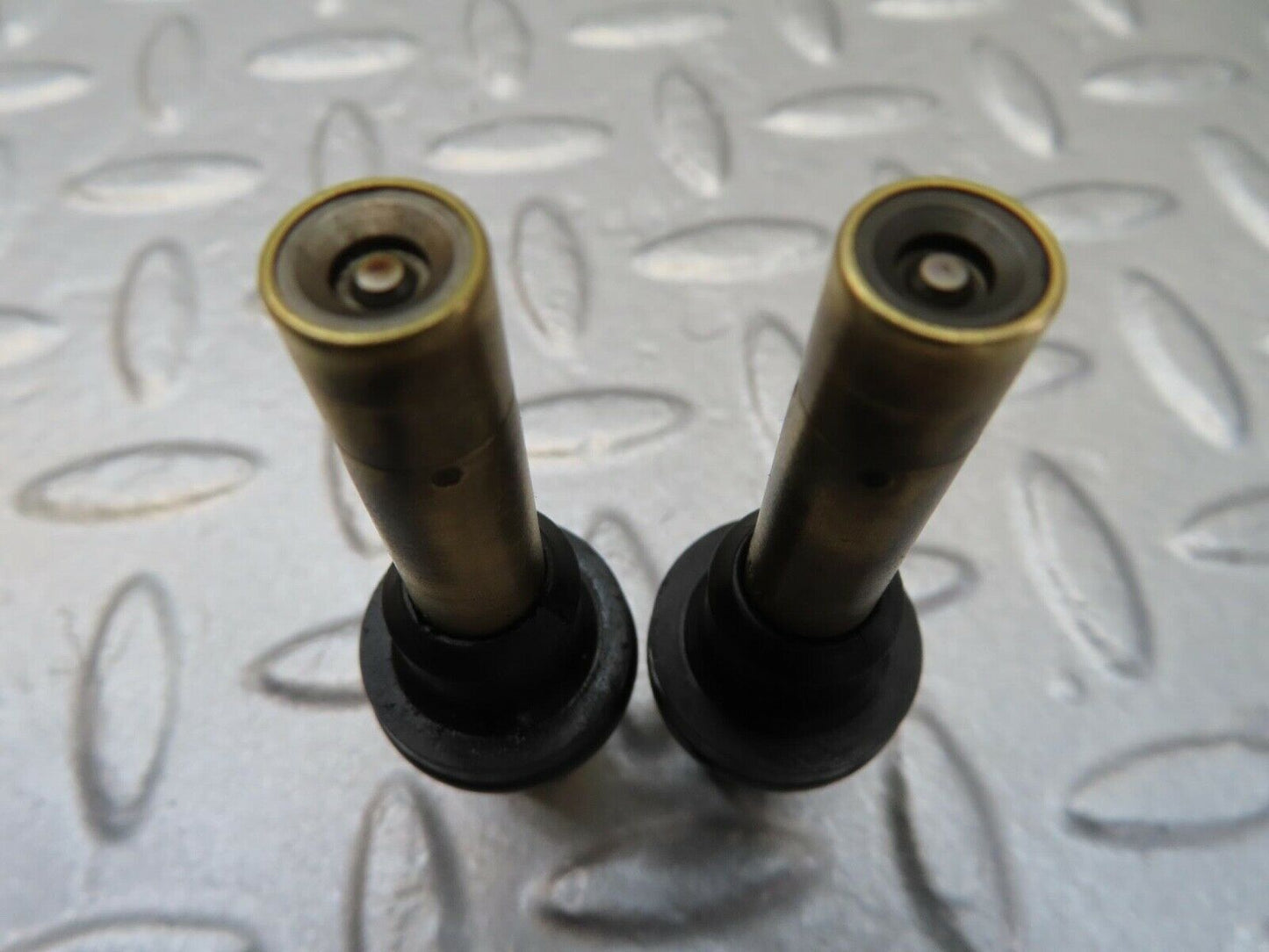 15937 Mercedes-Benz W123 280E 2x Fuel Injectors Bosch 0437502010