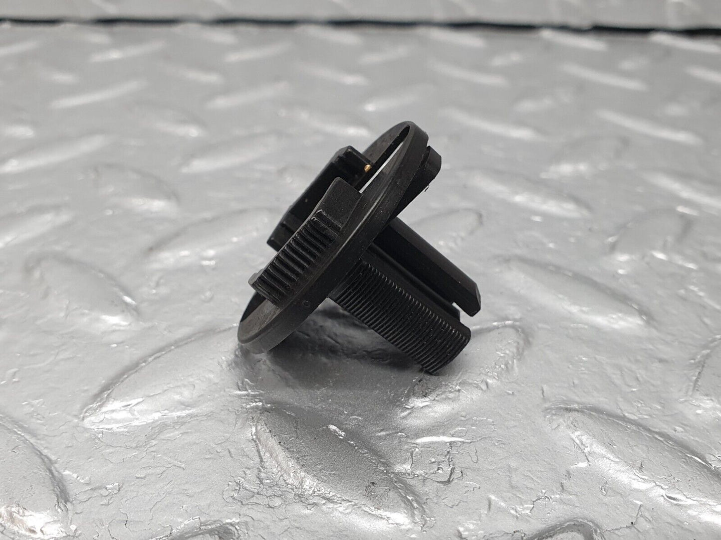 41689 Mercedes-Benz W124 200E Radiator Fan Shroud Holder