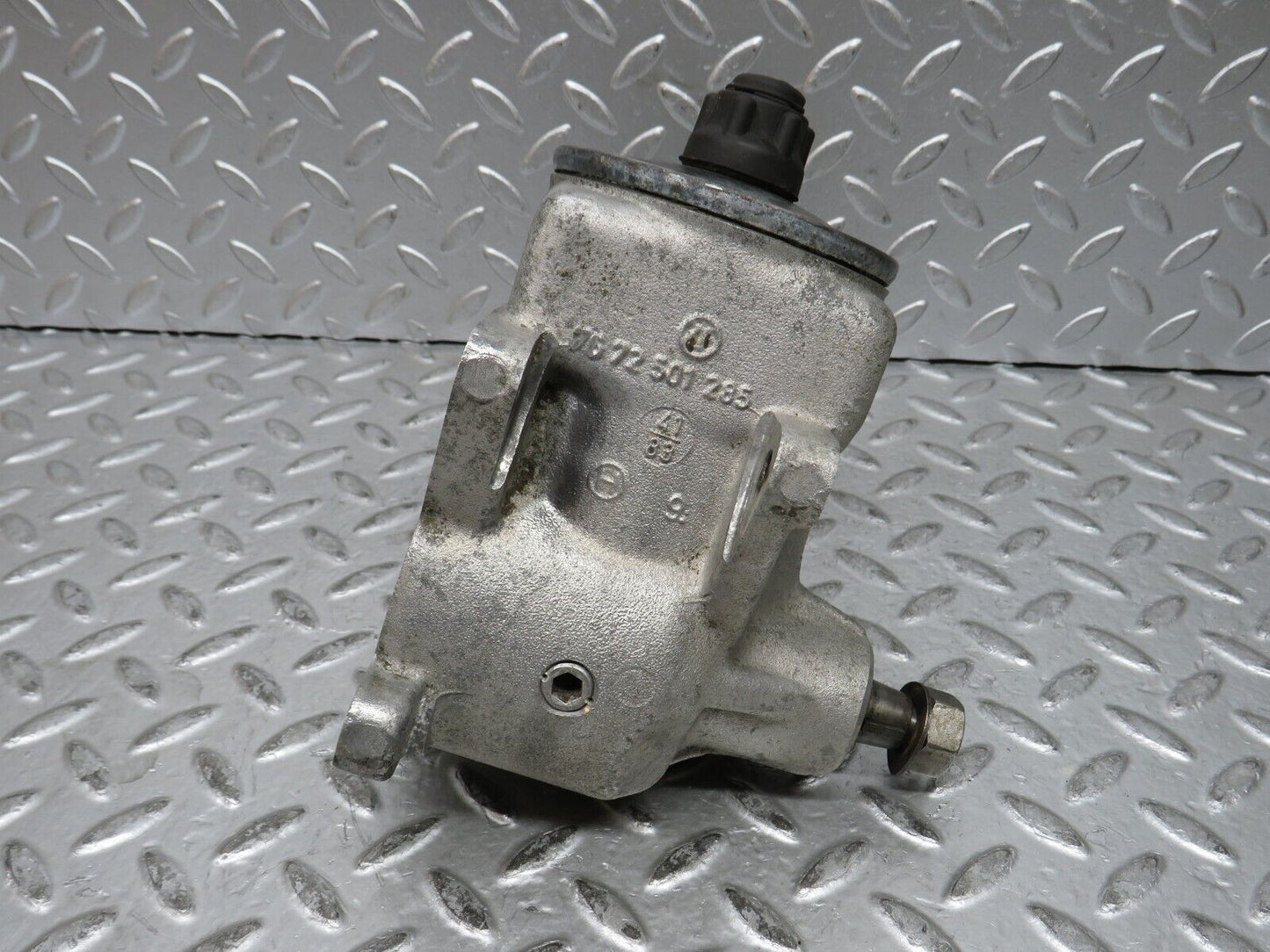 28706 Mercedes-Benz W123 230E Power Steering Pump 1264601380