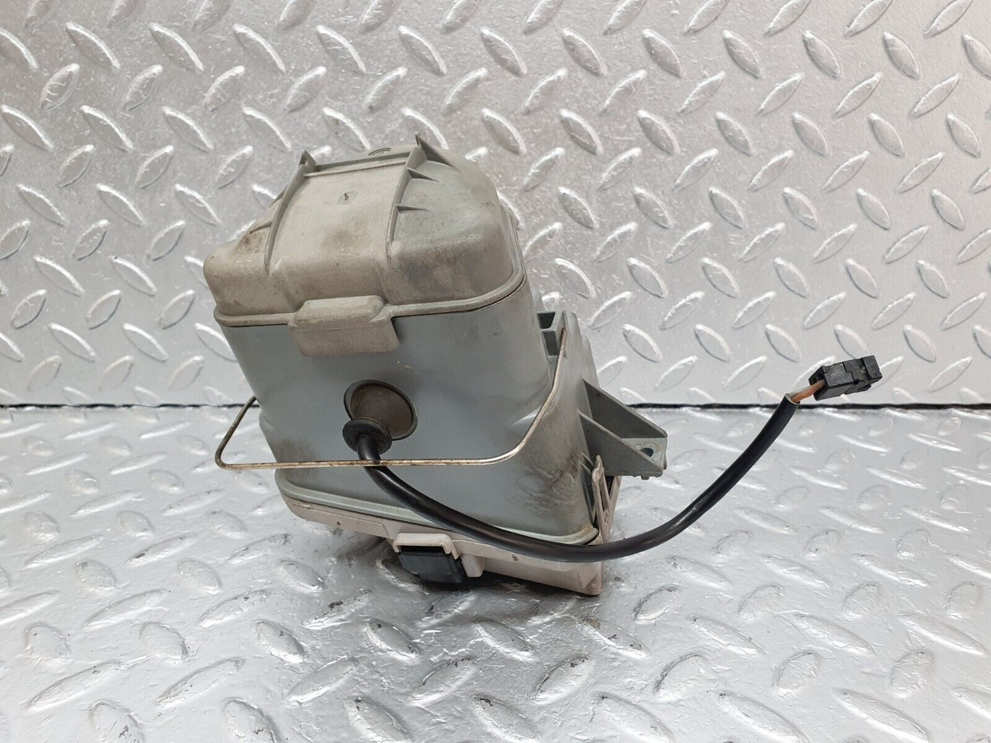 42404 Mercedes-Benz R129 320SL Coupe Front Left Fog Light Bosch No Lens 0305120001 1305230061