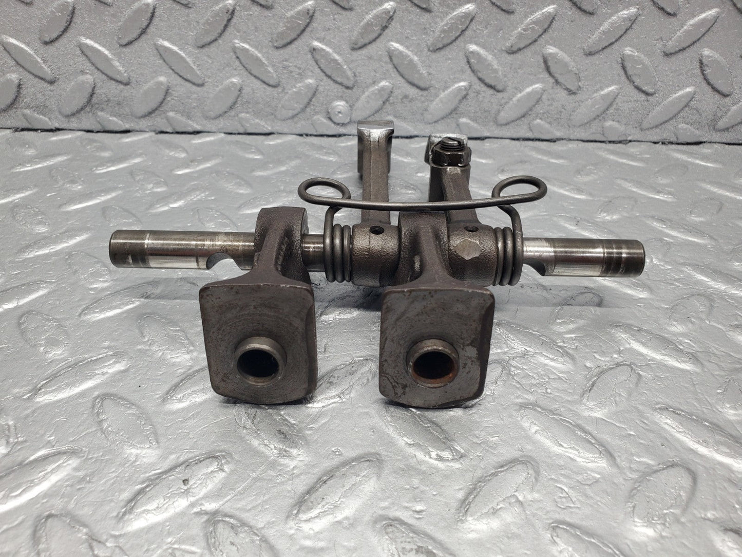 W112 rocker arm support arm shaft used OEM