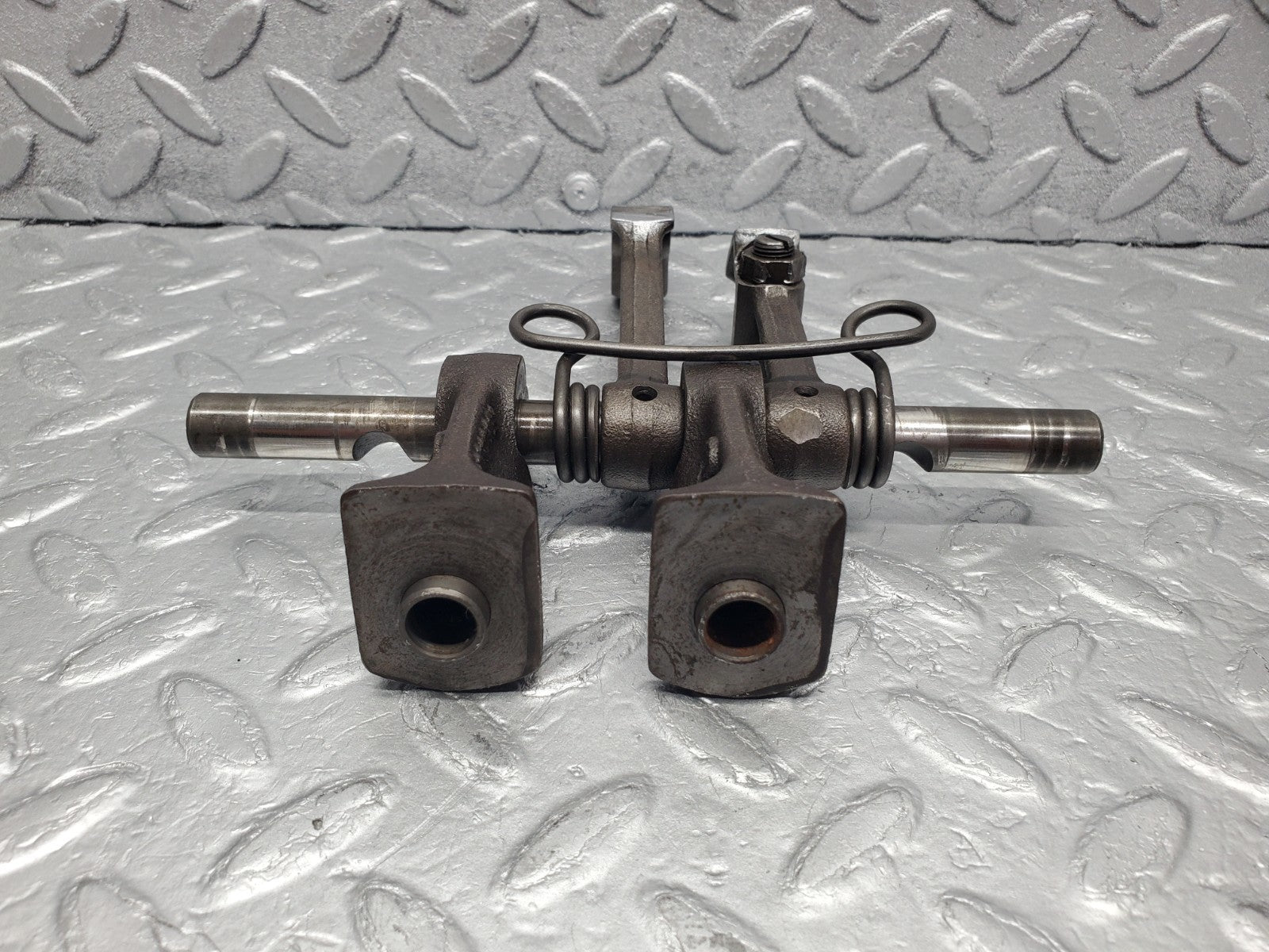 W112 rocker arm support arm shaft used OEM