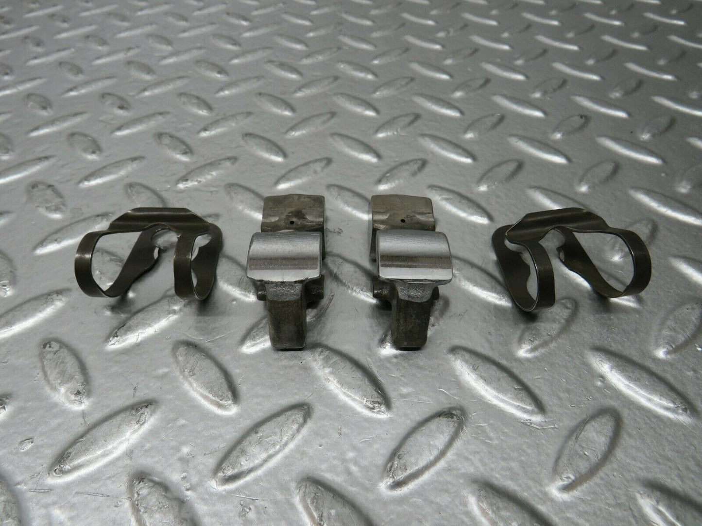 23576 Mercedes-Benz W114 280E Valve Rocker Arm With Retaining Spring